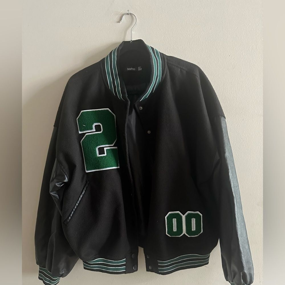 Boohoo Black and Green Varsity Jacket Size L